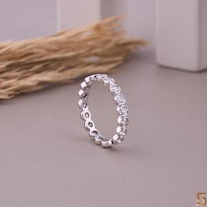 Anillo de Eternidad con Bisel de Diamantes Moissanite en Oro de 18K, 0.90 CT, 2.30mm, para Boda, Compromiso o Aniversario - Product Image 3