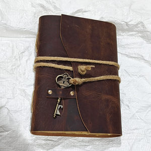 Diario de cuero de búfalo vintage cuadrado con cierre de cuerda de coco, cuaderno y diario de papel artesanal con borde deshilachado para el Día de Acción de Gracias - Product Image 1