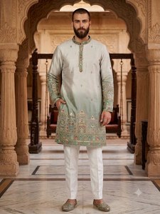 Conjunto de Kurta Bordado para Hombre con Diseño Tradicional Indio-Pakistaní, Corte Regular, Largo hasta el Tobillo, Algodón Blanco y Verde Menta - Product Image 3