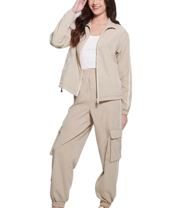 Ensemble deux pièces streetwear en nylon coupe-vent léger à séchage rapide avec capuche pour femme, vente en gros, OEM - Product Image 5