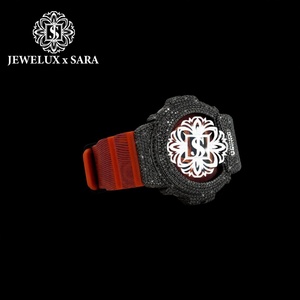 Reloj de Lujo Personalizado Estilo Hip Hop con Pantalla Analógica, Dos Tonos, Diamantes Moissanite Engastados, Correa de Goma Roja, Disponible para la Venta - Product Image 4