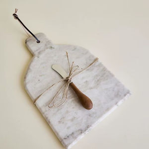 Planche à découper en marbre naturel avec texture lisse pour une expérience culinaire raffinée - Product Image 1