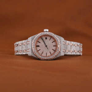 นาฬิกาข้อมือสแตนเลสสตีลหรูหราสไตล์ฮิปฮอป หน้าปัดกระจกประดับเพชรโมอิสซาไนต์ VVS เต็มหน้าปัด สำหรับผู้ชาย นาฬิกาแบบสั่งทำพิเศษ ขายส่ง - Product Image 1