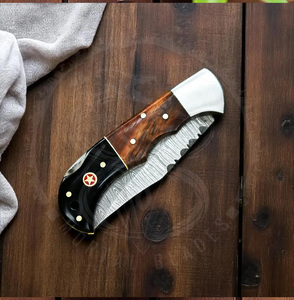 Cuchillo de Supervivencia Plegable Multiusos para Exteriores, Hoja de Acero de Damasco, Ideal para Caza y Actividades al Aire Libre - Product Image 4