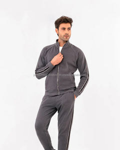 ชุดวอร์มผ้าฝ้าย 80% โพลีเอสเตอร์ 20% แบบ 2 ชิ้น เสื้อซิปและกางเกงขายาว ชุดออกกำลังกายสำหรับผู้ชาย ผลิตโดย - Product Image 3