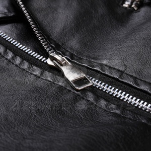 เสื้อแจ็คเก็ตหนังผู้ชายทรงเข้ารูป หนัง PU นุ่ม ซิปด้านหน้า มีโลโก้ แห้งเร็ว เป็นมิตรกับสิ่งแวดล้อม สไตล์ลำลองสำหรับฤดูหนาว สไตล์สตรีทแฟชั่น - Product Image 5