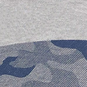 Sudadera de cuello redondo gris para hombre con estampado de camuflaje, corte regular, informal, de punto, de algodón, al precio más bajo. - Product Image 5