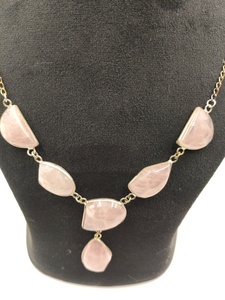 Collar de Cuarzo Rosa Natural con Cadena de Latón, Collar Sólido con Eslabones, Joyería Artesanal con Piedras Preciosas, Regalo para Mujer, Venta al por Mayor - Product Image 1