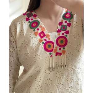 Conjunto superior e inferior de diseñador para mujer con trabajo de hilo - Product Image 1