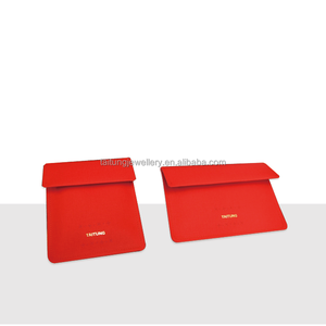 Petit sac à bijoux rouge à rabat inversé - Product Image 1