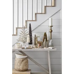 Support de bougie en fer rustique fait à la main pour les salons vintage et les événements de Noël - Product Image 1