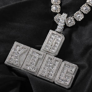 Pendentif Collier Lettre ESE en Diamant Moissanite avec Design Géométrique Audacieux et Blocs Brillants, Détails en Pierre Scintillante, Style Statement - Product Image 4