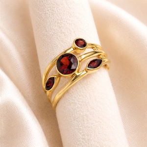 Bague en laiton plaqué or avec pierres multicolores grenat, faite à la main, design minimaliste, élégante, bijoux fins, cadeau pour femme - Product Image 4