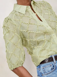 Chemisier élégant et décontracté pour femme à col chemise, manches bouffantes, tissé texturé diamant, idéal pour l'été - Product Image 6