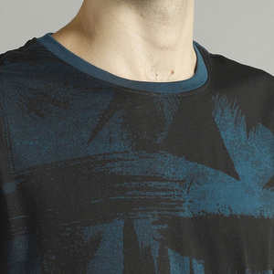 Camiseta de Poliéster para Hombre, Cuello en V, Estampado Abstracto Azul Oscuro, Manga Corta, Informal, Tejido de Lona Transpirable, Corte Regular, Estilo Urbano - Product Image 6