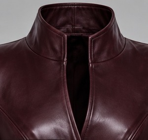 Abrigo Largo de Cuero Marrón para Mujer, Estilo Gabardina, Doble Botonadura, con Cinturón - Product Image 5