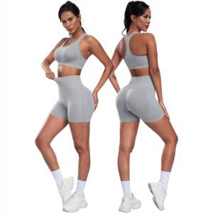 Conjunto deportivo de 3 piezas transpirable y moldeador de glúteos con estampado personalizado para mujer, conjunto de yoga con espalda cruzada para fitness. - Product Image 4