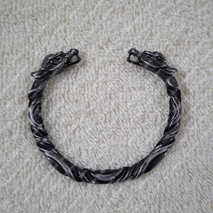 กำไลข้อมือโลหะลายมังกรเซลติก งานตีขึ้นรูปด้วยมือ สีดำ สไตล์ยุโรป TT-7942 Silev ABL - Product Image 3
