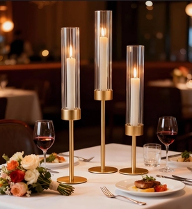 Porte-bougie en métal doré, style hurricane, grand chandelier moderne, fait main, écologique, durable, pour centre de table - Product Image 2