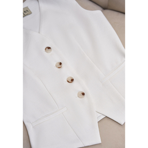 Gilet court cintré respirant blanc à boutons pour femme, style décontracté, fournisseur OEM ODM DELWYN - Product Image 5