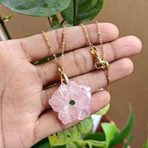 Trending jewelry flower necklace natural rose quartz hand carved gemstone <b>pendant</b> with <b>emerald</b> cz inlay 18k gold plated necklace - Product Image 4