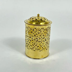 ถังขยะทองเหลืองโมร็อกโกทำมือ พร้อมลวดลายฉลุอย่างประณีต ถังขยะดีไซน์สวยงามสำหรับบ้าน ห้องนอน และห้องนั่งเล่น จากอินเดีย - Product Image 1