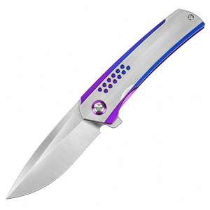 Couteaux pliants à manche argenté avec accents bleu violet, lame argentée satinée, poignée décorative à pois, design compact pour usage quotidien de poche - Product Image 1