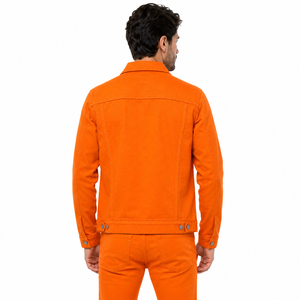 Chaqueta vaquera para hombre que ofrece un estilo informal y sencillo para el día a día, con una silueta cómoda y duradera, y un diseño versátil para viajes, trabajo y ocio. - Product Image 3