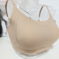 Soutien-gorge invisible sans couture avec logo personnalisé, bretelles fines réglables, encolure en V, sans armatures, lingerie quotidienne pour superposition, vente en gros Europe