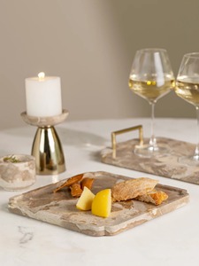 Bandeja de servir de metal con acabado dorado Marble Bass, bandeja metálica para servir en el hogar, hoteles, restaurantes y bares. - Product Image 5