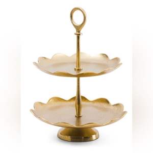 Support à gâteau élégant en métal pour la présentation de cupcakes, desserts et pâtisseries, idéal pour la décoration de mariage, les fêtes d'anniversaire et les comptoirs de boulangerie - Product Image 6