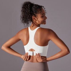Soutien-gorge de sport rose à col montant avec larges bretelles, maintien moyen pour l'entraînement - Product Image 4