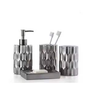 Kit de Accesorios de Baño, Dispensador de Jabón Metálico, Porta Cepillos de Dientes, Dispensador de Toallitas - Product Image 1