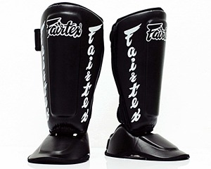 สนับแข้งหนังแท้ Fairtex สีดำ อุปกรณ์ป้องกันระดับมืออาชีพสำหรับการฝึกซ้อมในยิมและการออกกำลังกายประจำวัน - Product Image 1