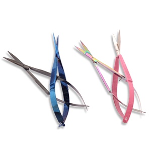 Las tijeras de resorte para cutículas son tijeras especializadas con un resorte para un recorte preciso de las cutículas con cuchillas afiladas finas - Product Image 2