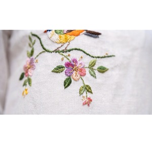 Nouvelle Collection : Robes Décontractées pour Femmes en Soie et Lin Importés du Vietnam, Broderie Artisanale 100% Faite à la Main, Fabrication de Vêtements de Qualité Supérieure - Product Image 5