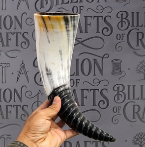 Recipiente para Beber Medieval Hecho a Mano con Correa de Cuero, Estilo Nórdico Rústico - Product Image 2
