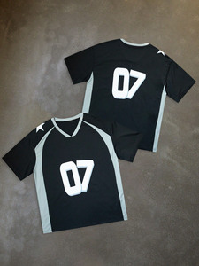 Maillot de football américain personnalisé par sublimation, 100 % polyester, maille épaisse, t-shirt d'entraînement, col en V oversize, haut de sport - Product Image 2