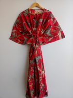 Robe d'été pour femme en coton 100% avec dentelle imprimée, col en V, style vintage, coupe évasée, imprimé floral, longueur genou, manches 3/4, lavable
