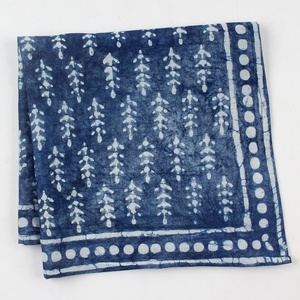 Pañuelos de algodón de verano con estampado de bloque de mano, bloque de hoja índigo impreso para uso en exteriores como cubierta para la cabeza - Product Image 2