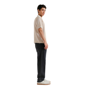 Polo de punto beige para hombre, personalizado, con cuello blanco en contraste, cierre de botones, textura hueca y transpirable, venta al por mayor - Product Image 4