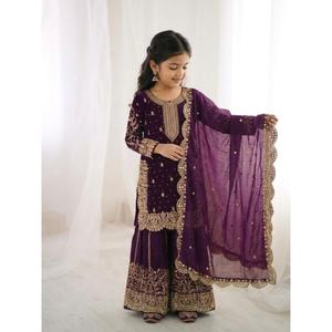 Ensemble Kurta et Palazzo en Soie Fendy, Tenue Assortie Mère-Fille, Vêtement Ethnique Brodé, Robe de Créateur pour Fêtes et Mariages - Product Image 1