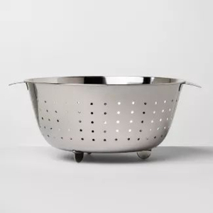 Highest Quality Stainless Steel <b>Colander</b> With Soft Handles Footed Base For Draining Pasta Vegetables And Fruits Use Cheap Price - Product Image 4