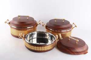 Cacerola Moderna Blanca y Plateada con Base y Tapa con Patrón Griego Dorado, Olla Aislada de Lujo para Mantener la Comida Caliente - Product Image 4