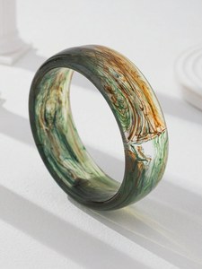 Bracelet manchette en résine bleue épaisse, style minimaliste, artisanat en résine, bracelet en résine de qualité supérieure - Product Image 3