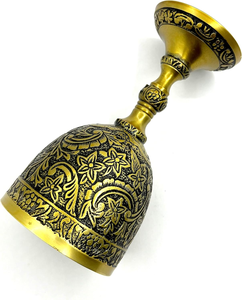 Gobelet en laiton doré, design floral gravé, coupe à vin sur pied, tasse à boire vintage en laiton, vaisselle traditionnelle en métal pour la maison - Product Image 4