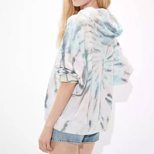 Streetwear tendance pour les acheteurs en gros, service OEM, design chic avec effet tie-dye, pull décontracté pour femmes, coupe ample. - Product Image 2