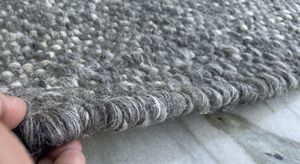 Tapis indien moderne à prix direct fabricant, tissage plat, épais, fait main, durable, antidérapant, en laine, pour usage domestique - Product Image 2