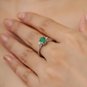 Bague de luxe artisanale pour femme, la plus vendue, 100 % authentique, avec émeraude taille ovale et diamants ronds, prix de gros - Product Image 4