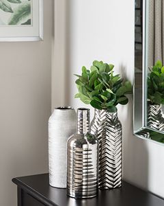 Florero Artístico de Metal Martillado para Decoración de Hogares de Lujo y Arreglos Florales, Decoración Moderna para Hoteles de Lujo - Product Image 3